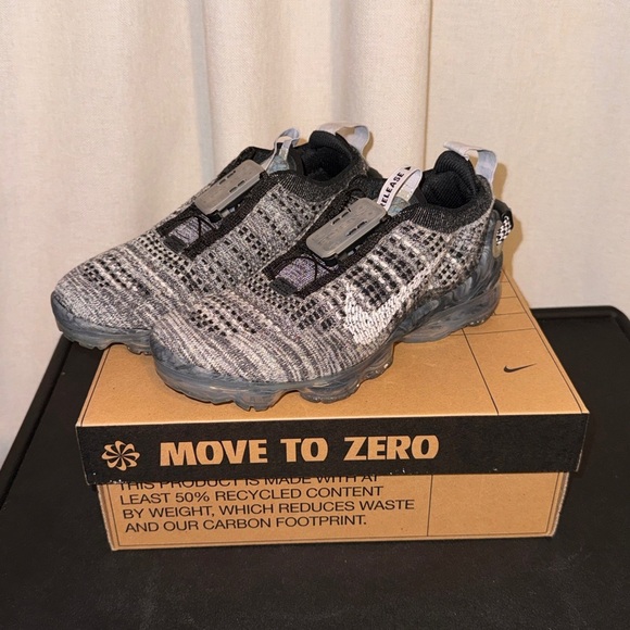 Nike air vapor max 2020 youth size 4 - Picture 1 of 6